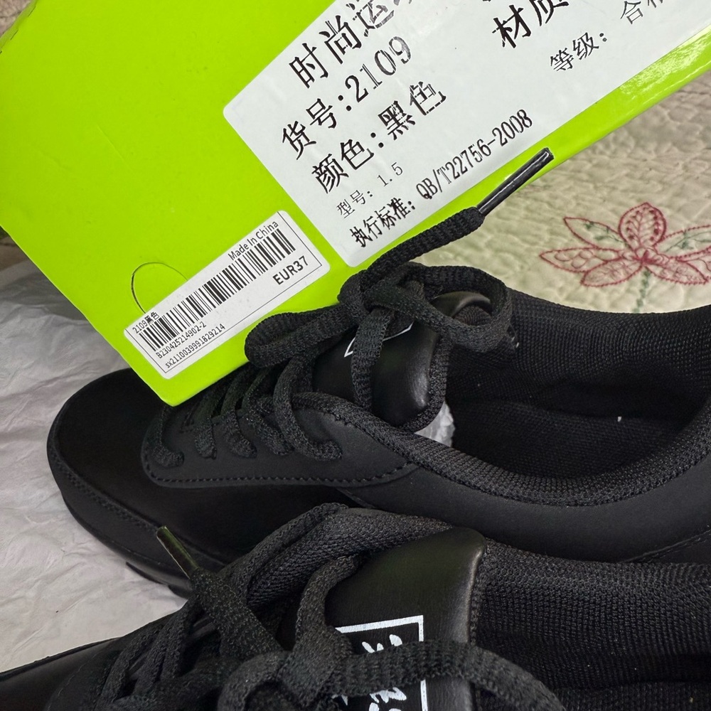 Black Women's Sneakers